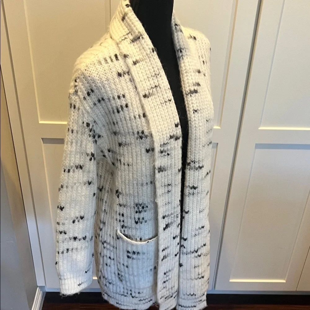 Liverpool White and Black Speckled Cardigan Size M